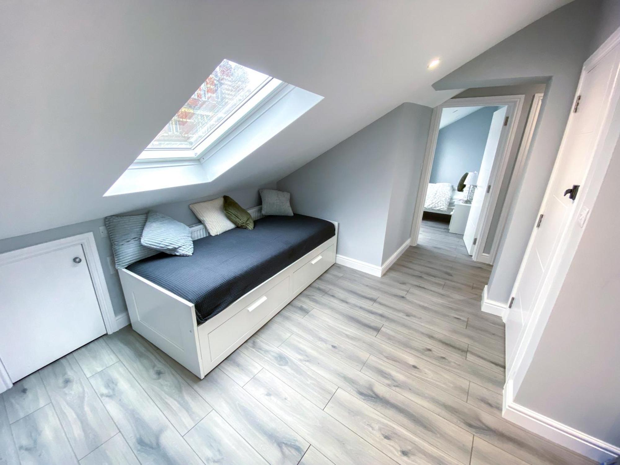 Large 1-Bedroom Flat, 5 Guest, London - F4 エクステリア 写真